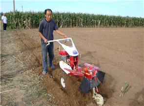 開溝培土機(jī)器